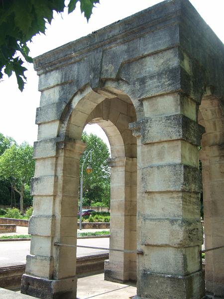 2010-05- (155).JPG - Fontaine de Marjonzin de Thomas Dumorey (1768)
